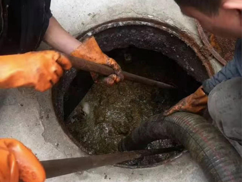 锦江清理化粪池时如何避免沼气的危害?